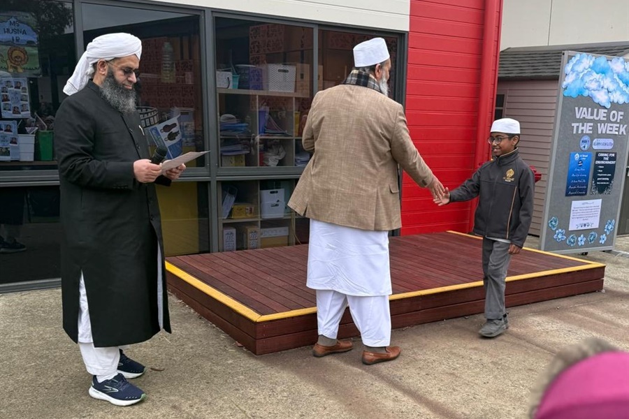 Hifz Students Memorise Quran