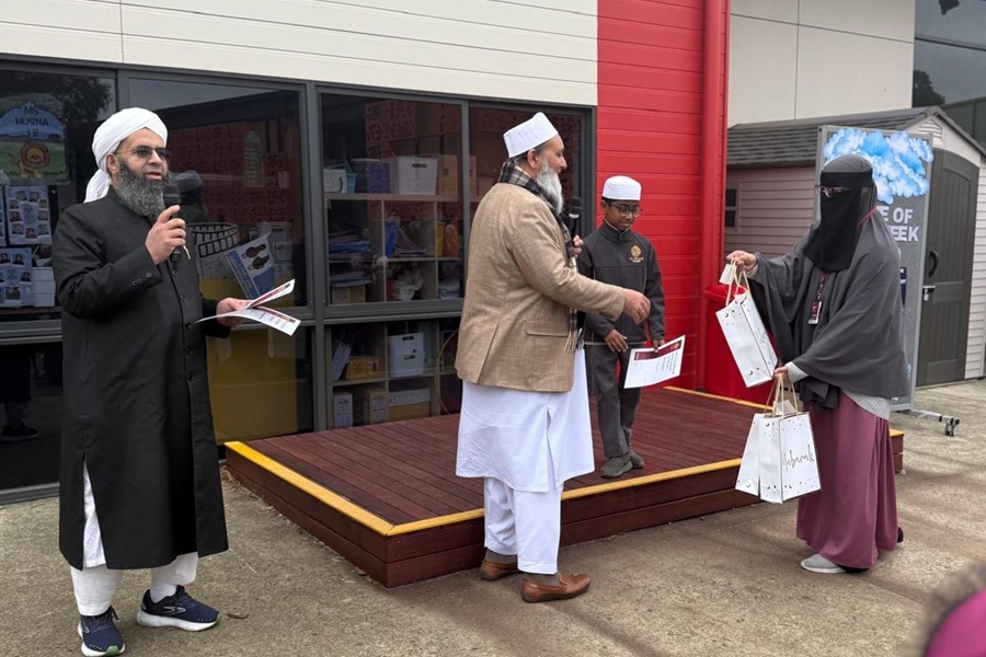 Hifz Students Memorise Quran