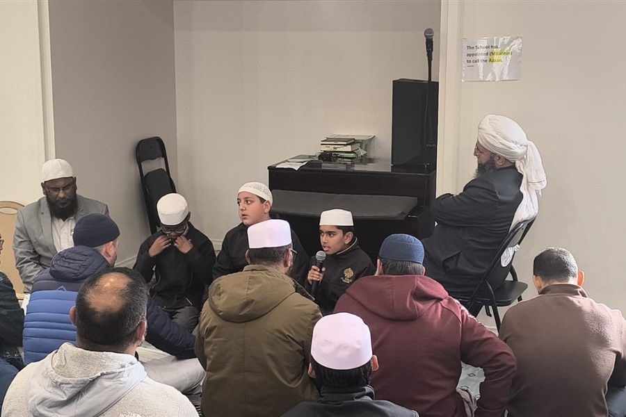 Hifz Students Memorise Quran