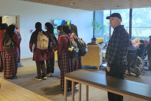 VET CS Students Visit Northpoint Residents