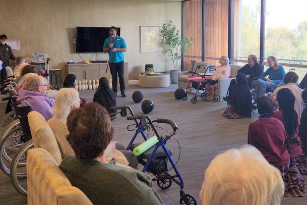 VET CS Students Visit Northpoint Residents