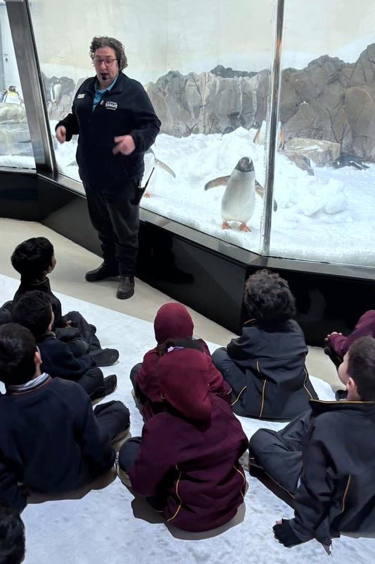 Foundation Students Visit SEA LIFE Aquarium