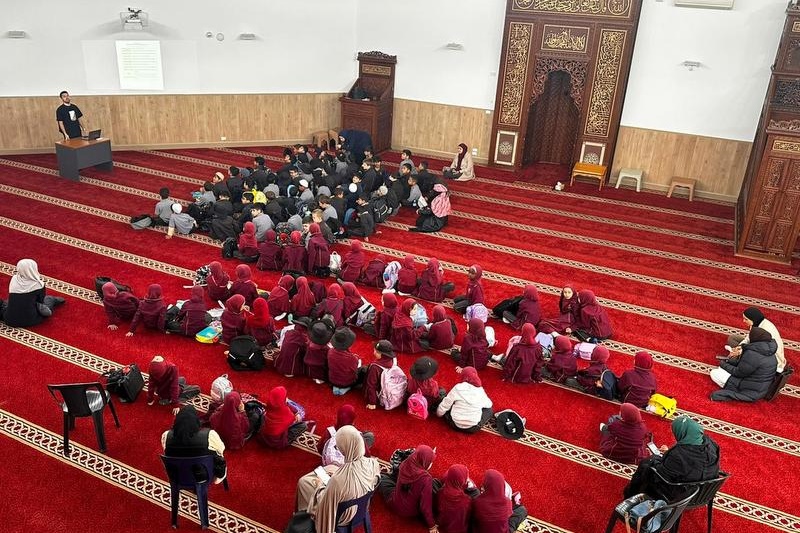 Year 1: Visit to Meadow Heights Mosque