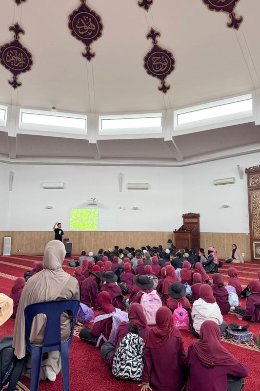 Year 1: Visit to Meadow Heights Mosque