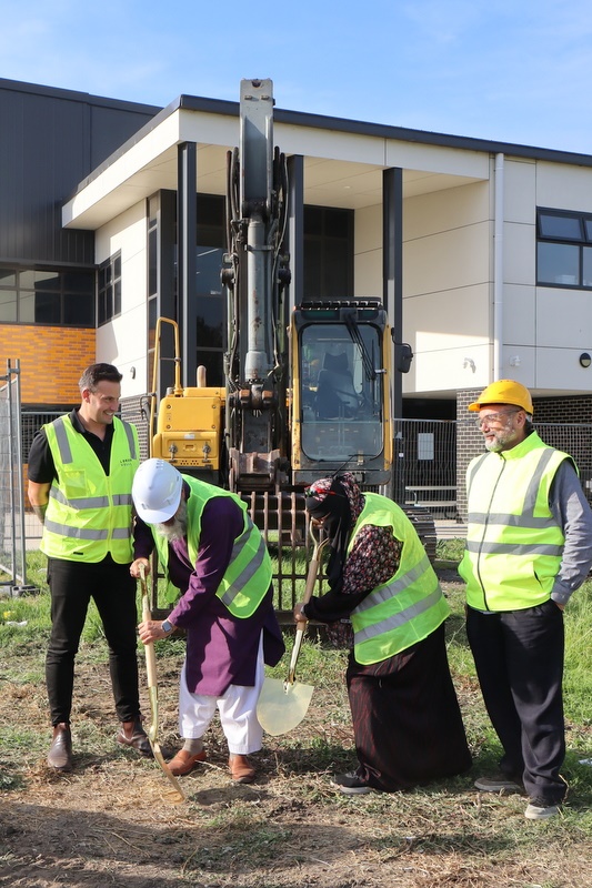 Sod-Turning Ceremony: New Year 7 – 9 Building