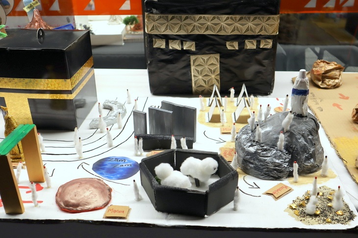 Students’ Hajj Display Installations
