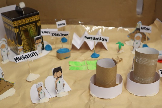 Students’ Hajj Display Installations