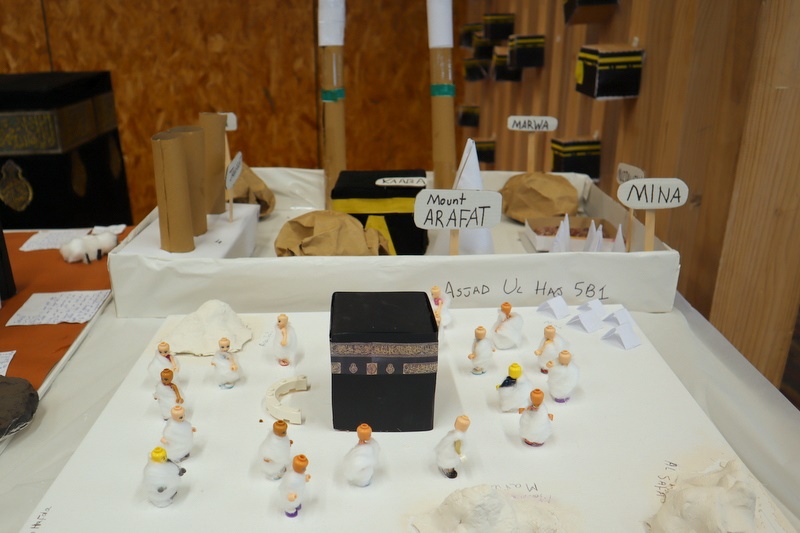 Students’ Hajj Display Installations