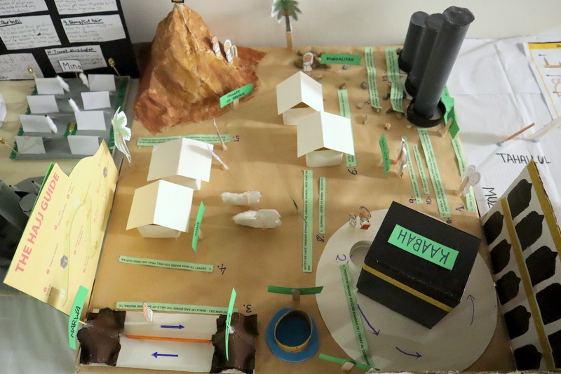 Students’ Hajj Display Installations