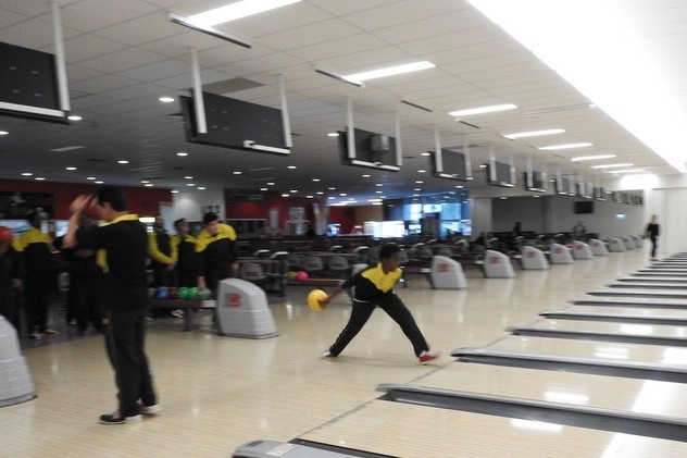 Year 9 Outdoor Education: Bowling