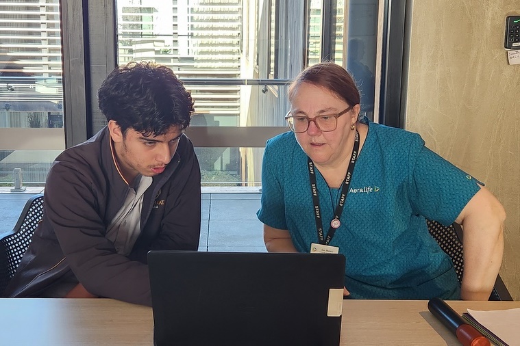 Students Connect with Aeralife Residents