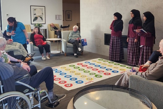 Students Connect with Aeralife Residents