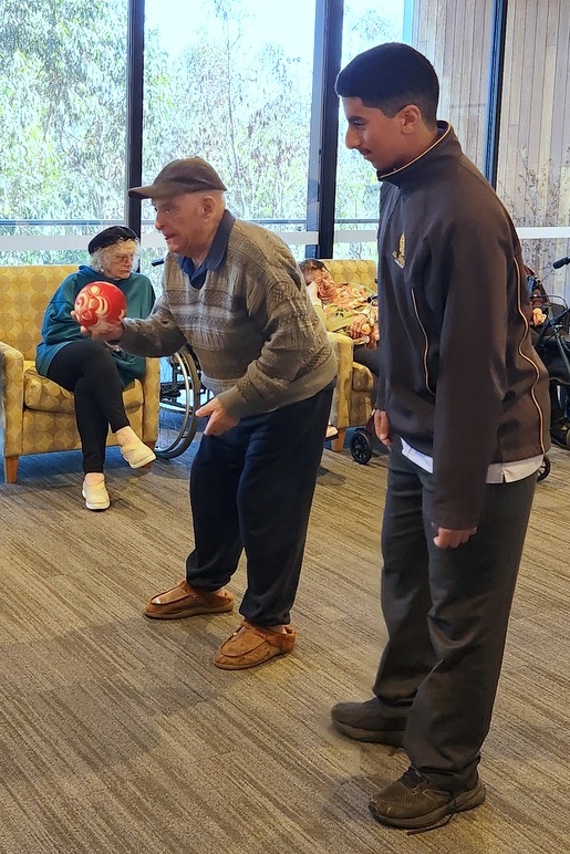 Students Connect with Aeralife Residents