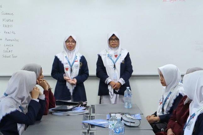 Year 9: Indonesian School Students Visit