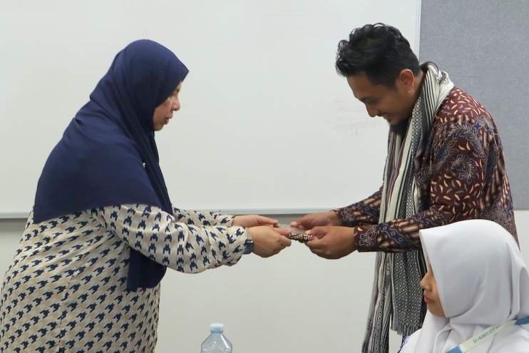 Year 9: Indonesian School Students Visit