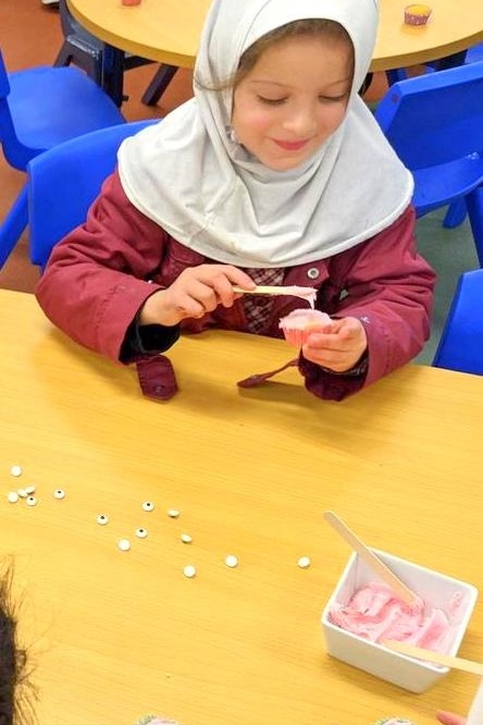 Primary Lunch Time Club: Cupcake Decorating