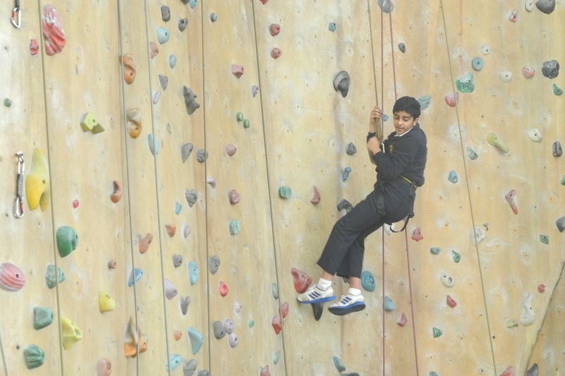 Secondary SRC: Team Building Indoor Climbing