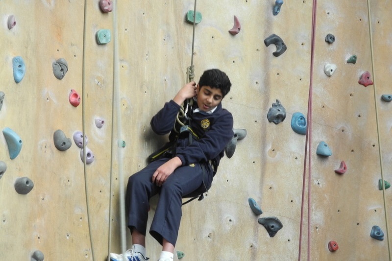 Secondary SRC: Team Building Indoor Climbing