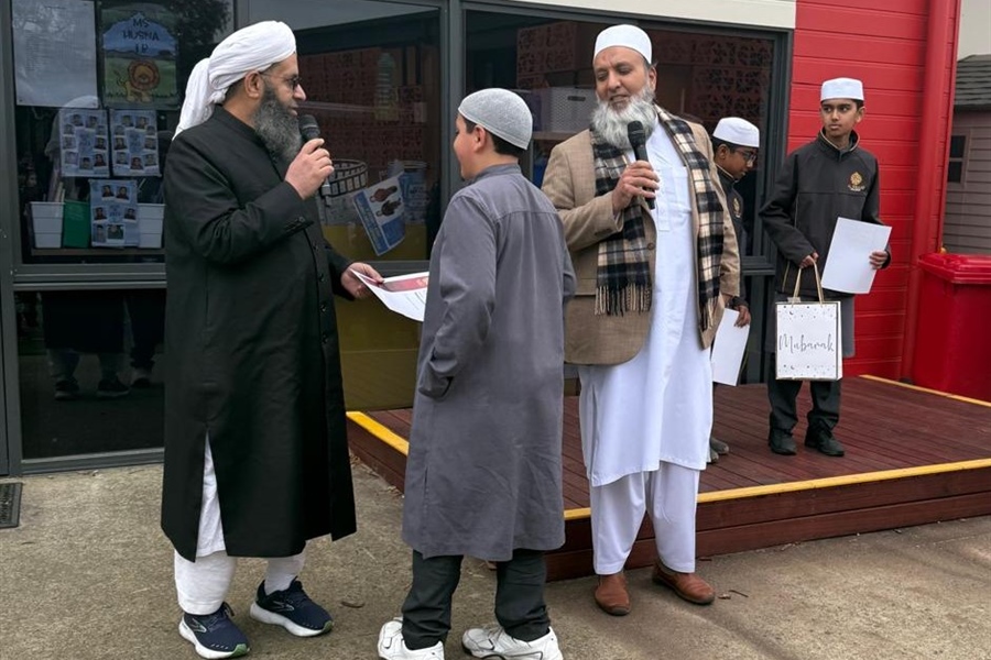 Hifz Students Memorise Quran
