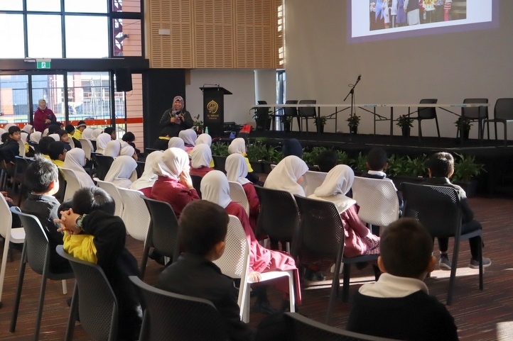 Year 2 incursion: History of our College