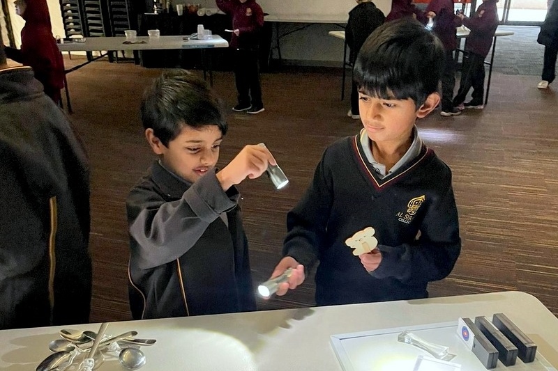 Year 2 Science: Sound and Light Incursion